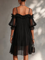 Minivestido Negro con Hombros al Aire