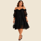 Minivestido Negro con Hombros al Aire