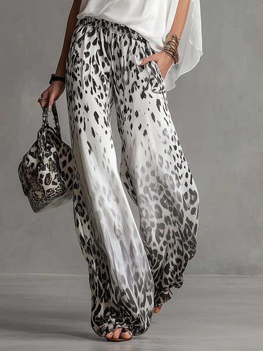 Conjunto holgado con blusa y pantalones anchos estampados