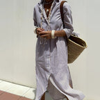 Vestido con rayas verticales